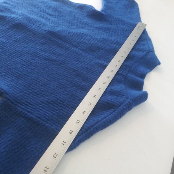 Halogen women's size M blue knitted cropped sweater - Picture 10 of 13